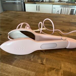NWOT - Nori Steamer Iron